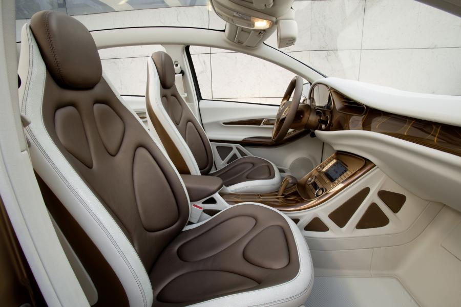 Интерьер Mercedes-Benz BlueZERO E-Cell PLUS Concept 2009 года  (фото 4 из 14)
